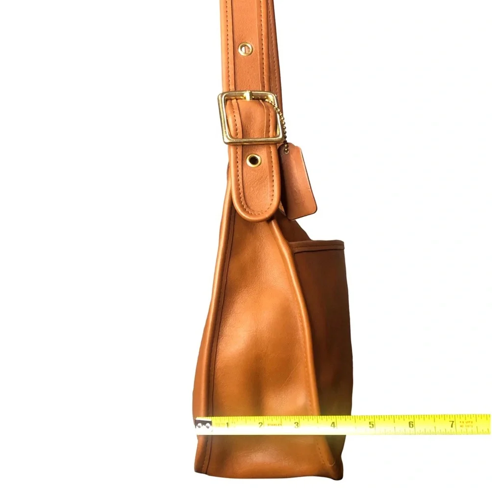 Vintage COACH Legacy Zip British Tan Glove-Tanned Leather Shoulder Bag 9966 COA